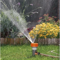 Classic 4 Multi 4-sproeier Twist - Gardena -Natuur Hoek Verkoop classic 4 multi 4 sproeier twist gardena 3 11