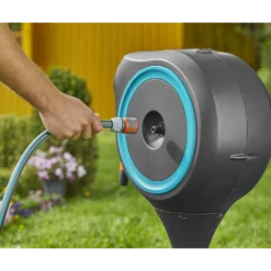 Tuinslangbox RollUp - M - 20m - Blauw - Gardena -Natuur Hoek Verkoop tuinslangbox rollup m 20m blauw gardena 6 7