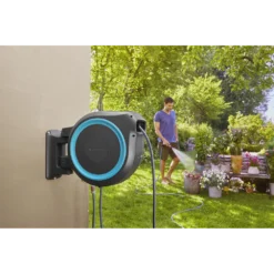 Wandslangenbox RollUp - M/L - 25m - Blauw - Gardena -Natuur Hoek Verkoop wandslangenbox rollup m l 25m blauw gardena 6 7